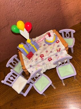 Fisher Price Loving Family Dollhouse Party Table Chairs Birthday Pizza Musical